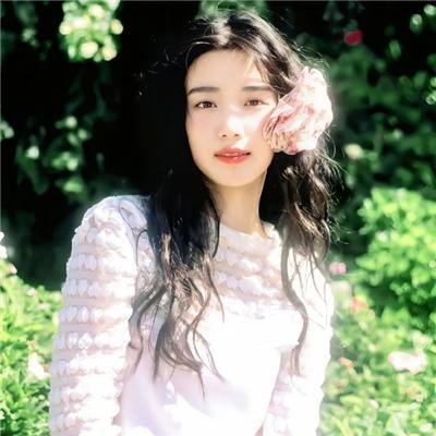 红色机尾